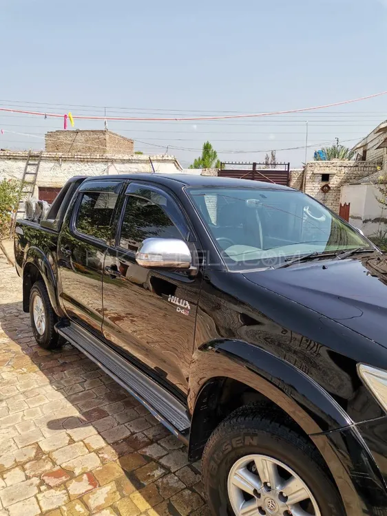 Toyota Hilux 2014 for Sale in Peshawar Image-1