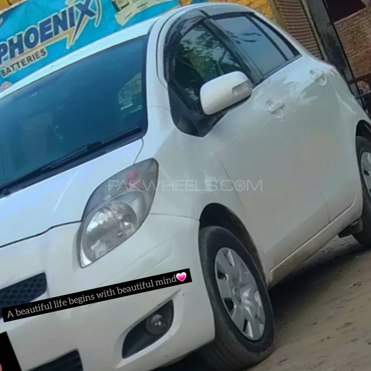 Toyota Vitz 2008 for Sale in Nowshera cantt Image-1