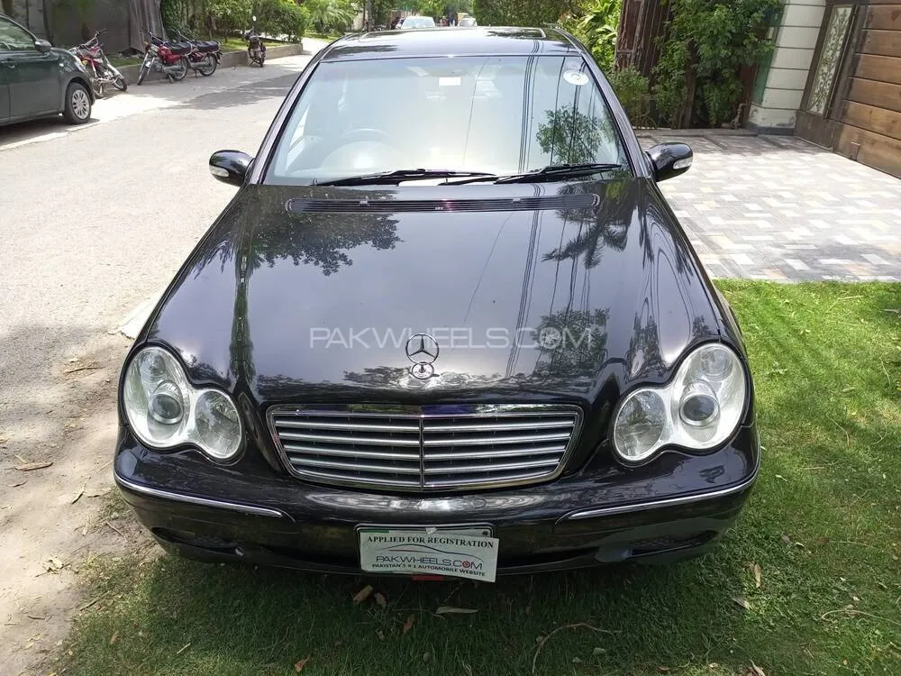 Mercedes Benz C Class 2001 - 2007 Prices in Pakistan, Pictures and Reviews