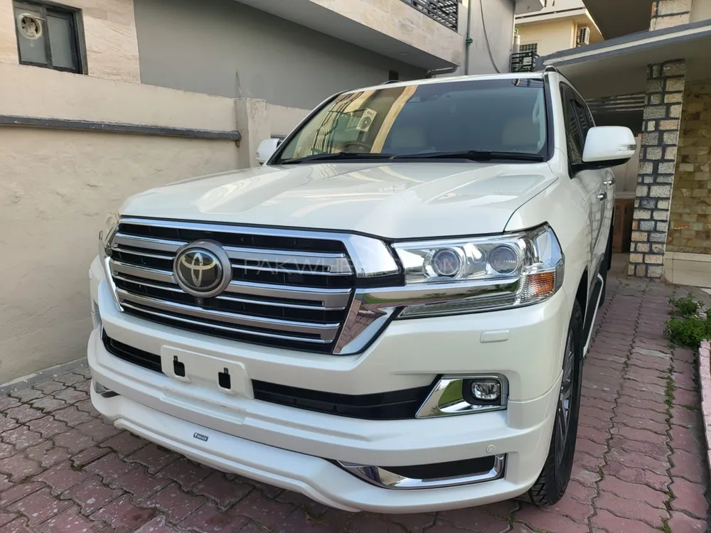 Toyota Land Cruiser 2018 for Sale in Islamabad Image-1