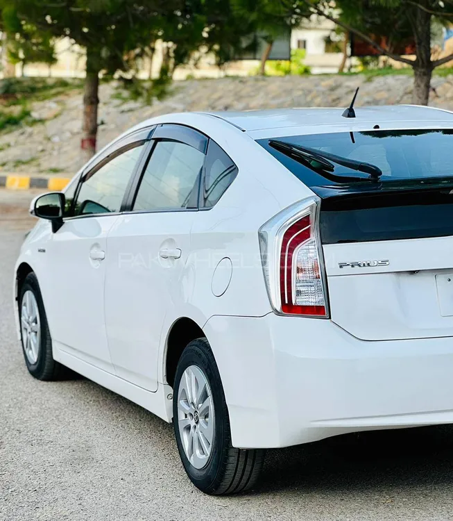 Toyota Prius 2012 for sale in Islamabad | PakWheels