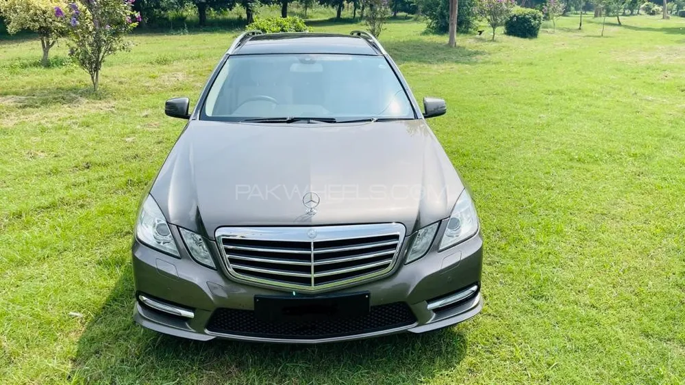 Mercedes Benz E Class 2010 for Sale in Lahore Image-1