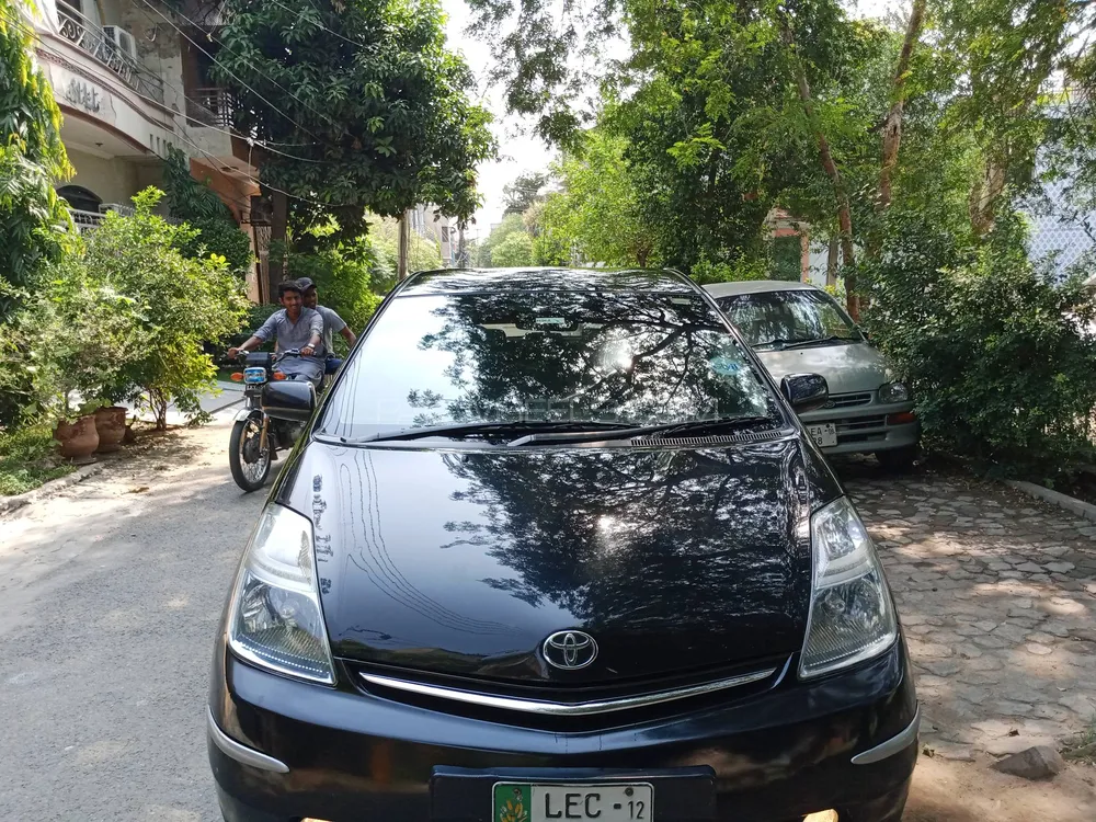 Toyota Prius 2008 for Sale in Lahore Image-1