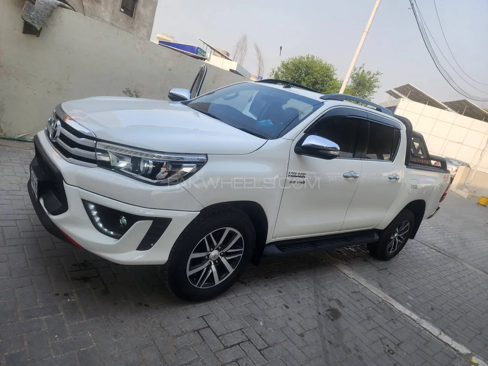Toyota Hilux 2021 for Sale in Lahore Image-1