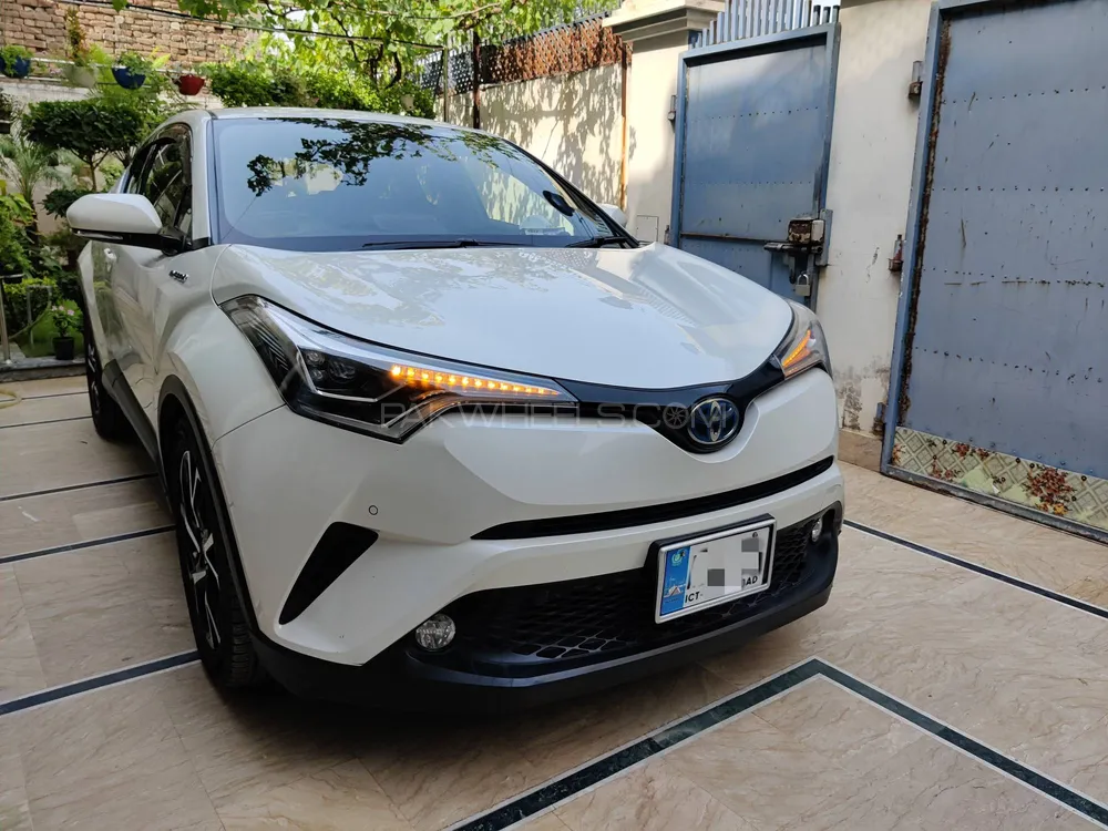Toyota CHR GLED 2017 for sale in Chakwal PakWheels