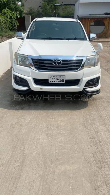 Toyota Hilux 2015 for Sale in Lahore Image-1
