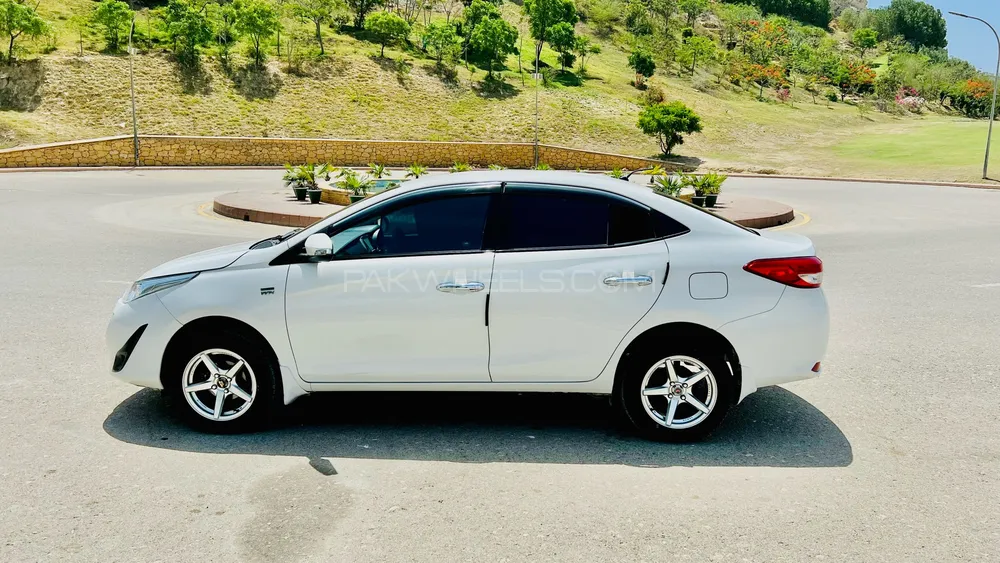 Toyota Yaris Sedan 2020 for Sale in Karachi Image-1