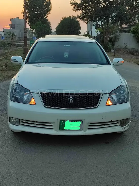 Toyota Crown 2004 for Sale in Lahore Image-1