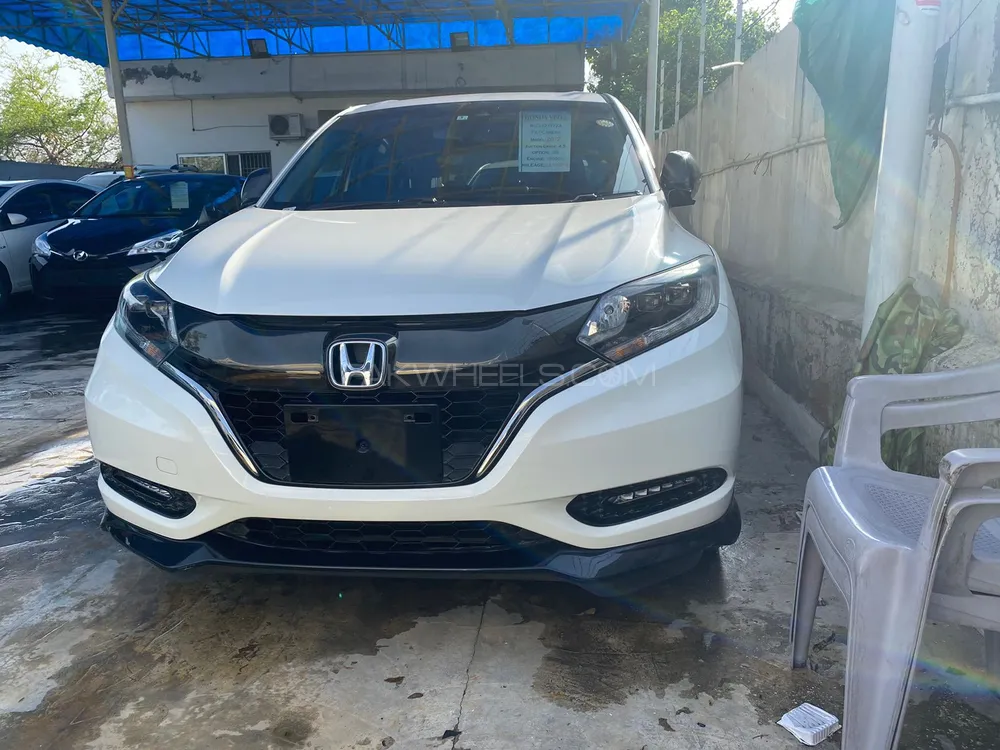Honda Vezel 2017 for Sale in Lahore Image-1
