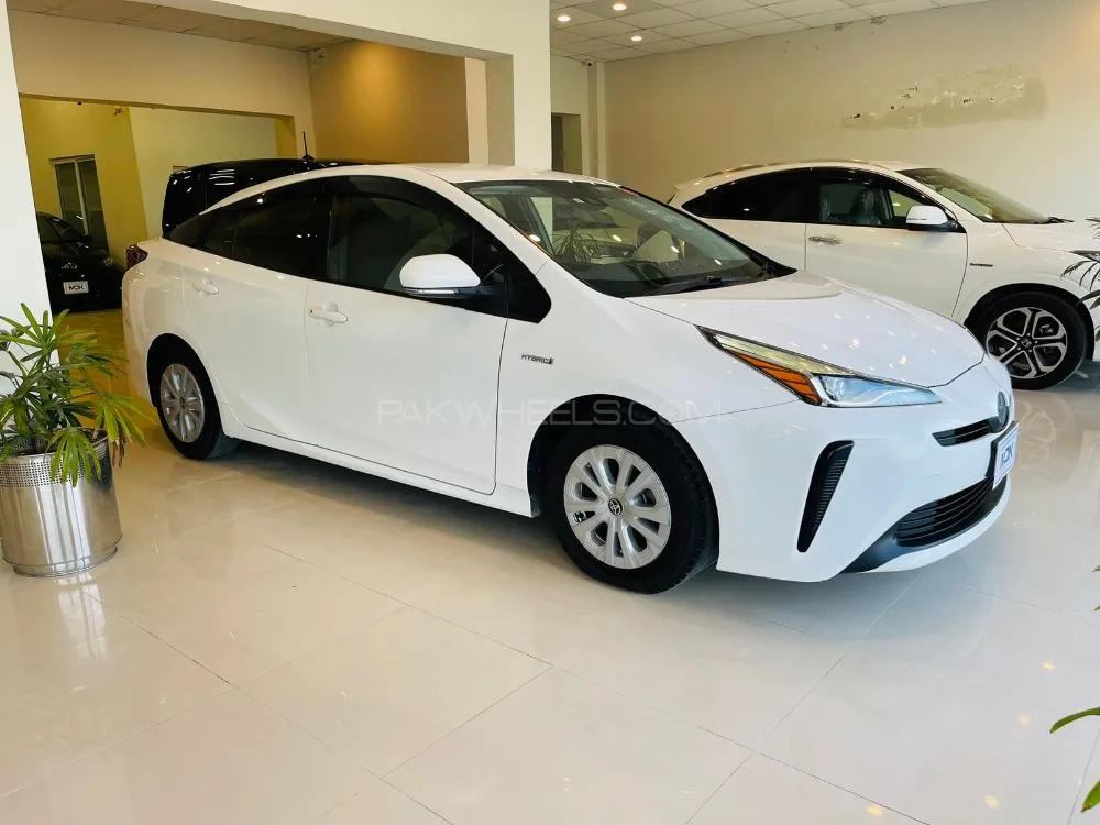 Toyota Prius 2019 for Sale in Islamabad Image-1