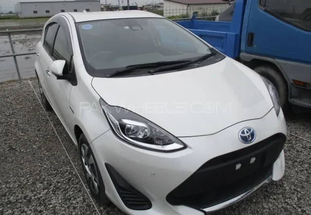 Toyota Aqua 2020 for Sale in Karachi Image-1