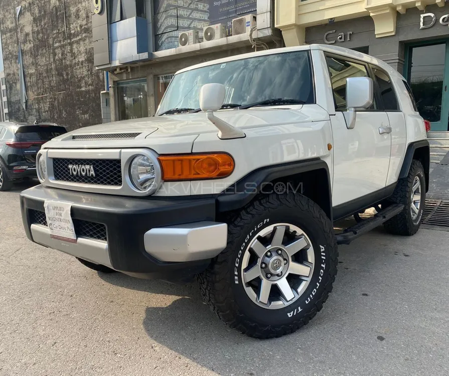 Toyota Fj Cruiser 2016 for Sale in Islamabad Image-1