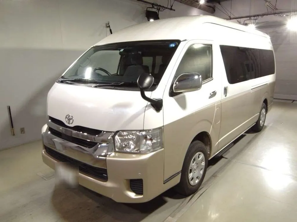 Toyota Hiace 2018 for Sale in Lahore Image-1