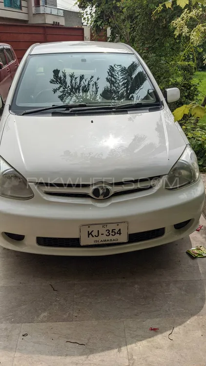 Toyota Platz 2003 for Sale in Lahore Image-1