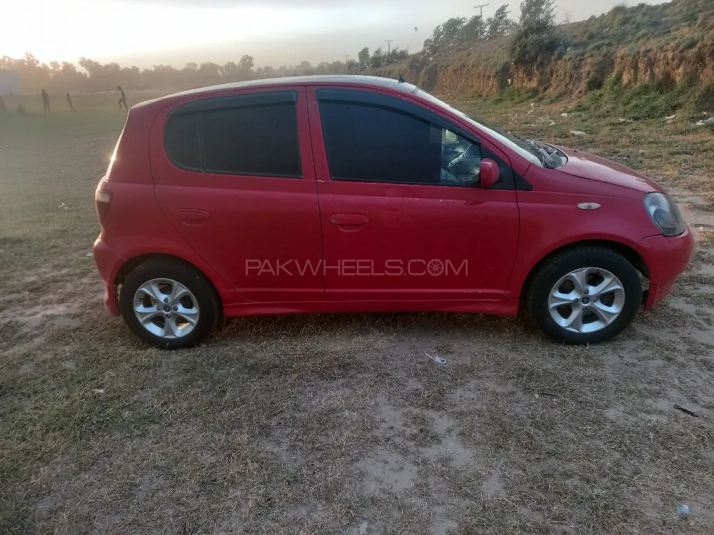 Toyota Vitz 2001 for Sale in Nowshera cantt Image-1