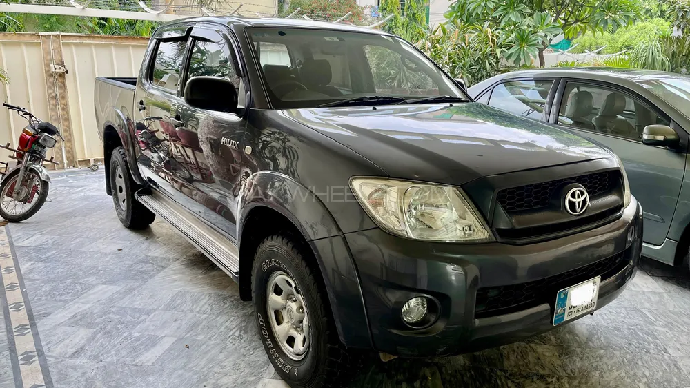 Toyota Hilux 2010 for Sale in Sargodha Image-1