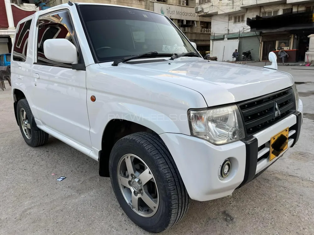 Mitsubishi Pajero Mini 2010 for Sale in Karachi Image-1