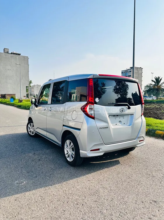Toyota Roomy XS 2021 for sale in Sialkot | PakWheels