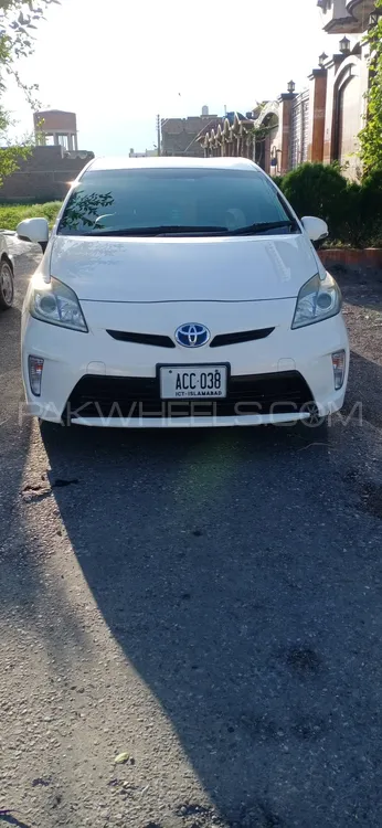 Toyota Prius 2013 for Sale in Peshawar Image-1