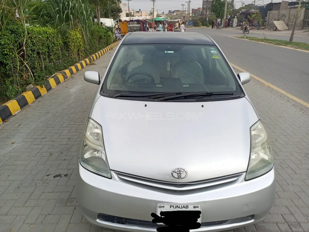 Toyota Prius 2009 for Sale in Lahore Image-1