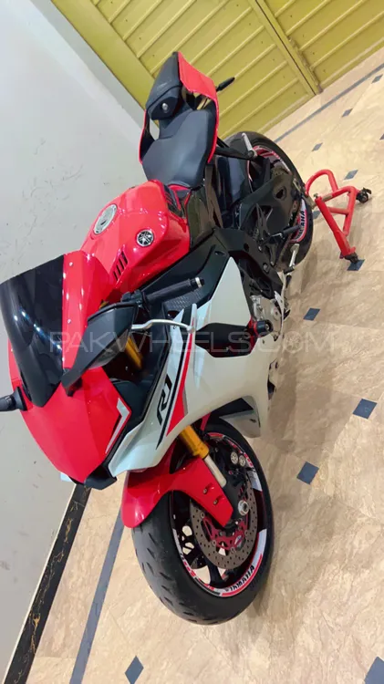 Yamaha YZF-R1 2015 for Sale Image-1