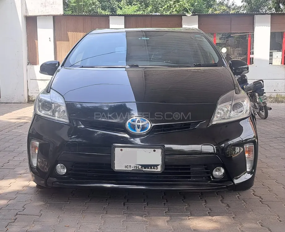 Toyota Prius 2014 for Sale in Lahore Image-1