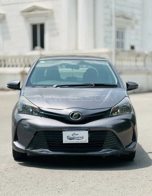 Toyota Vitz 2014 for Sale in Lahore Image-1