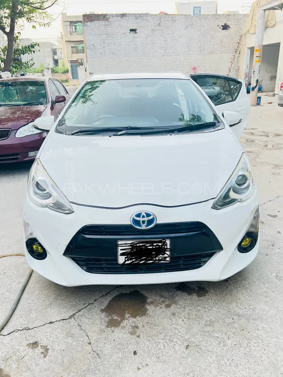 Toyota Aqua 2015 for Sale in Gujrat Image-1