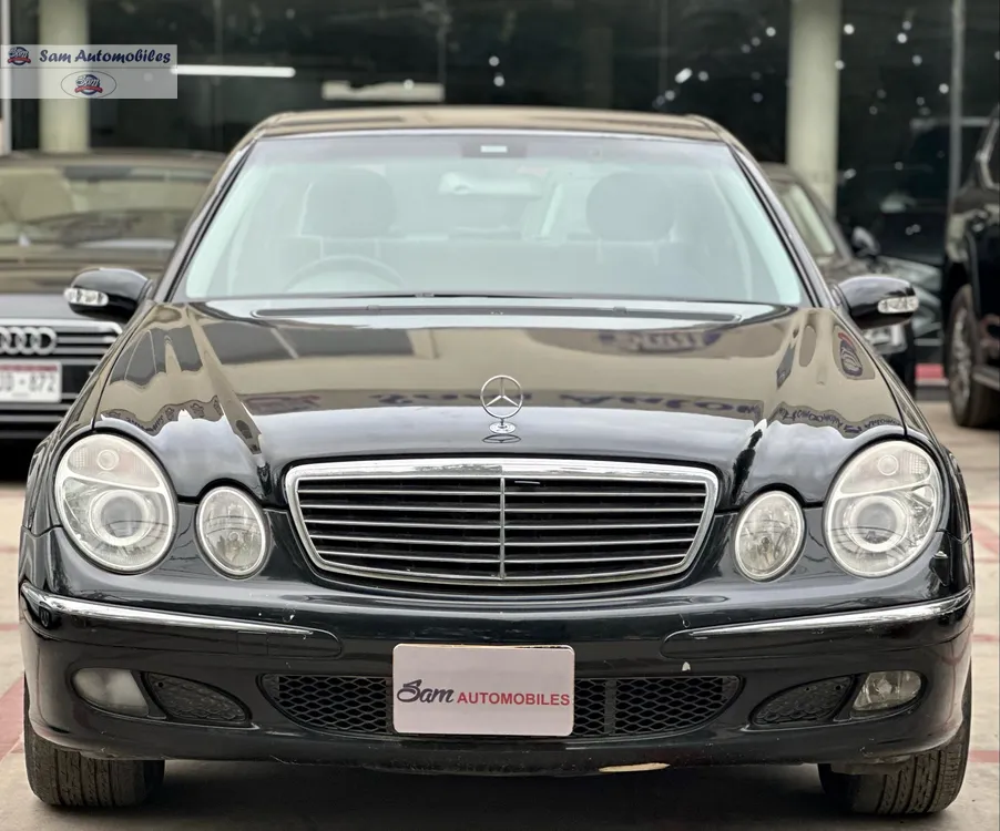 Mercedes Benz E Class 2005 for Sale in Karachi Image-1