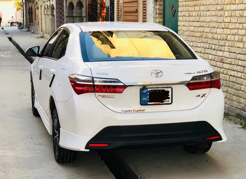 Toyota Corolla 2021 for Sale in Islamabad Image-1