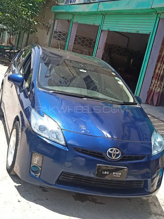 Toyota Prius 2010 for Sale in Bannu Image-1