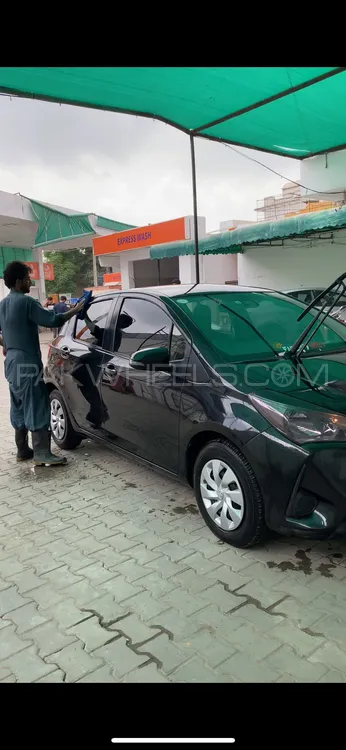 Toyota Vitz 2021 for Sale in Lahore Image-1