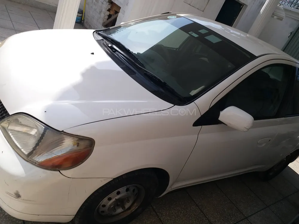 Toyota Platz 2000 for Sale in Mardan Image-1