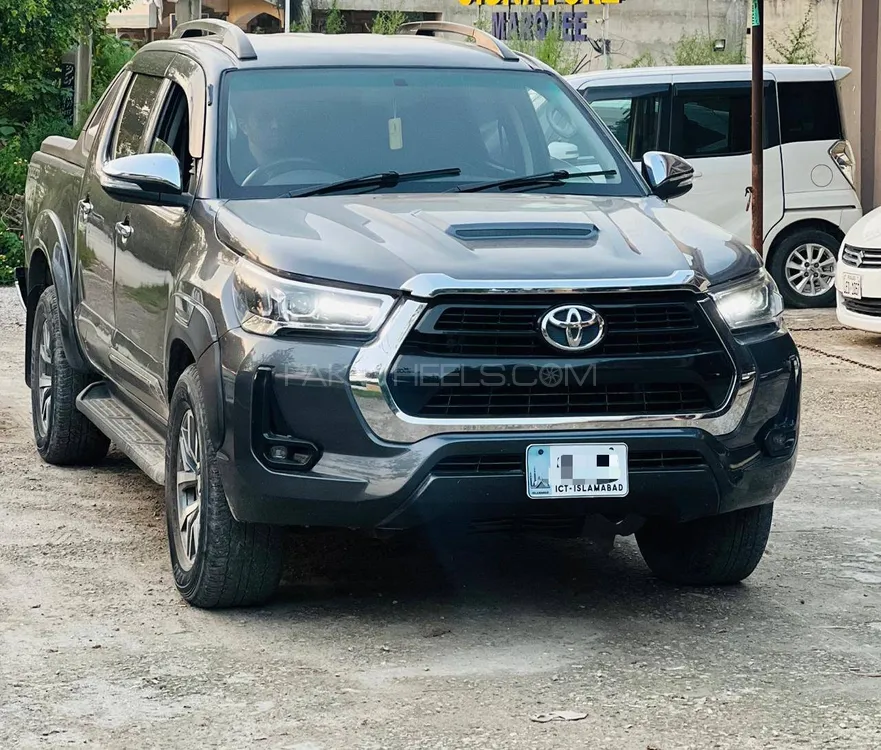 Toyota Hilux 2011 for Sale in Islamabad Image-1