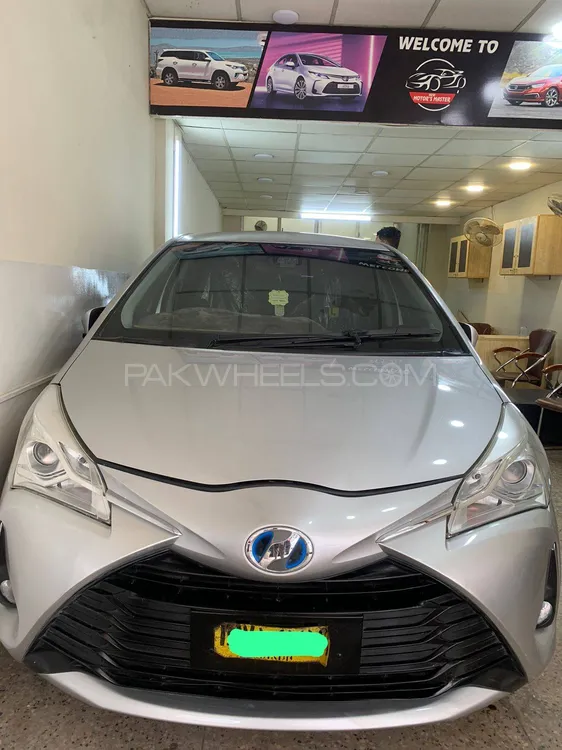 Toyota Vitz 2017 for Sale in Karachi Image-1