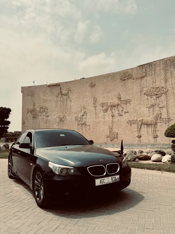 BMW 5 Series 2004 for Sale in Faisalabad Image-1