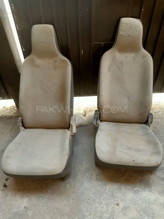 Suzuki cultus front seats Image-1