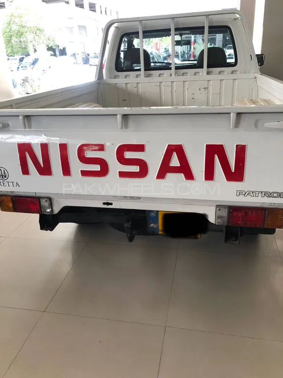 Nissan Patrol 2002 for Sale in Karachi Image-1