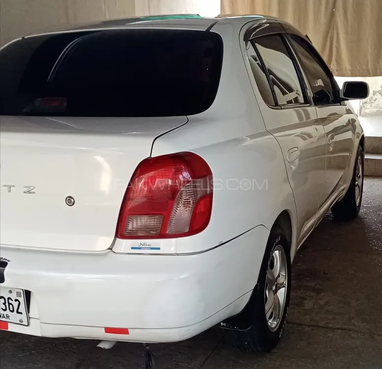 Toyota Platz 2002 for Sale in Peshawar Image-1