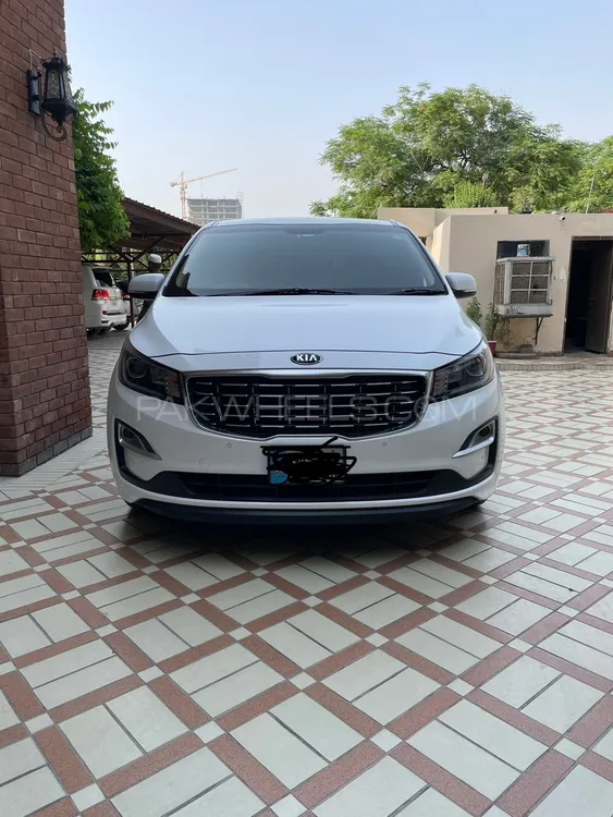 KIA Carnival 2019 for Sale in Lahore Image-1