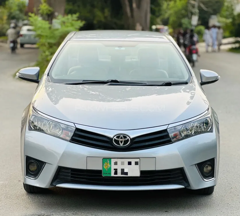 Toyota Corolla 2015 for Sale in Lahore Image-1