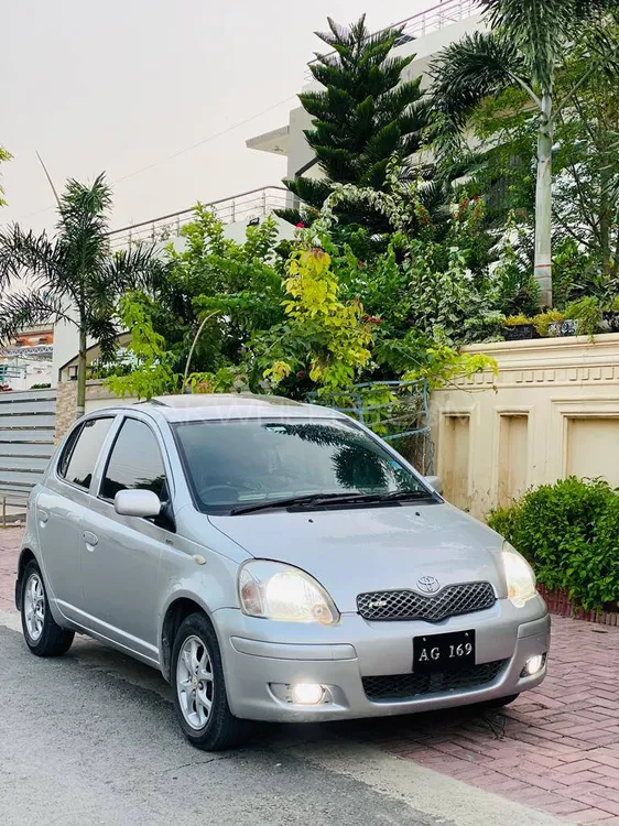 Toyota Vitz 2004 for Sale in Mirpur A.K. Image-1