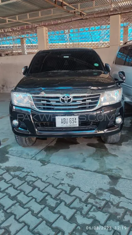 Toyota Hilux 2016 for Sale in Peshawar Image-1