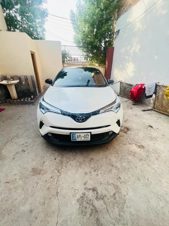 Toyota C-HR 2017 for Sale in Faisalabad Image-1