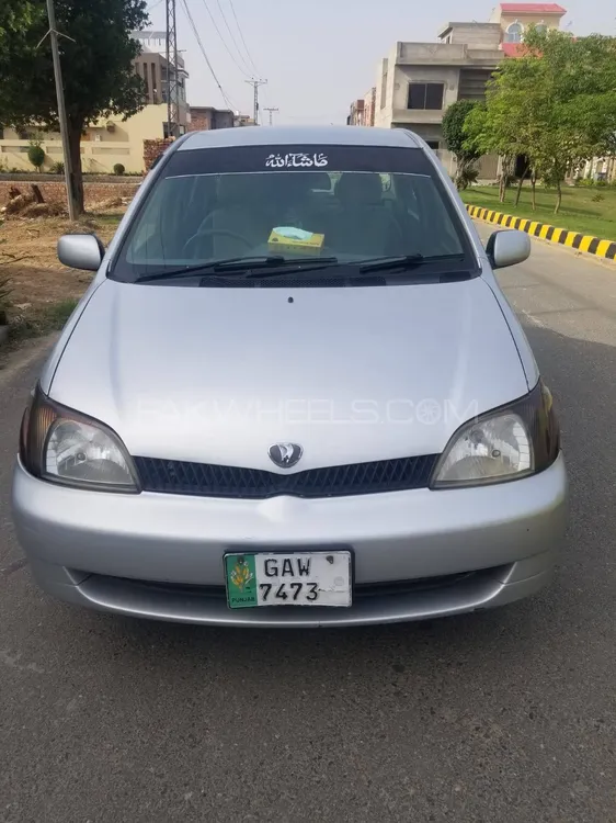 Toyota Platz 2001 for Sale in Lahore Image-1