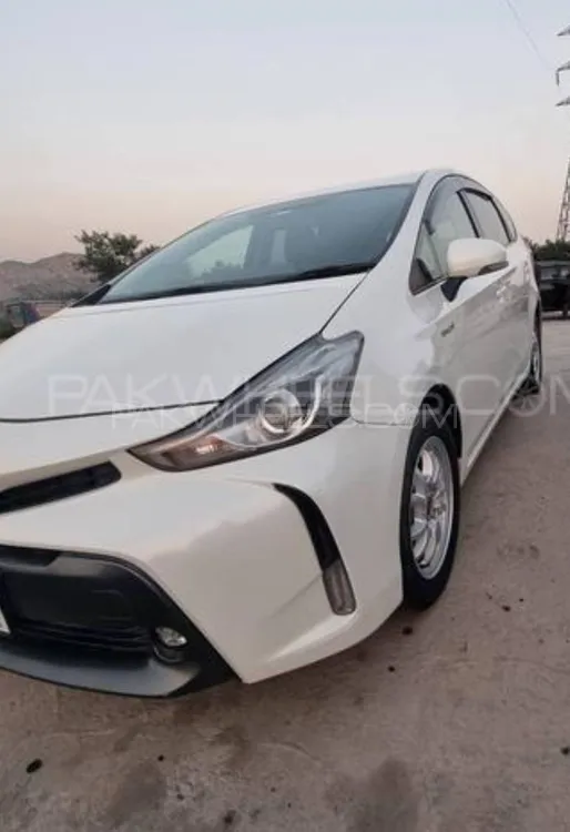 Toyota Prius Alpha 2015 for Sale in Faisalabad Image-1