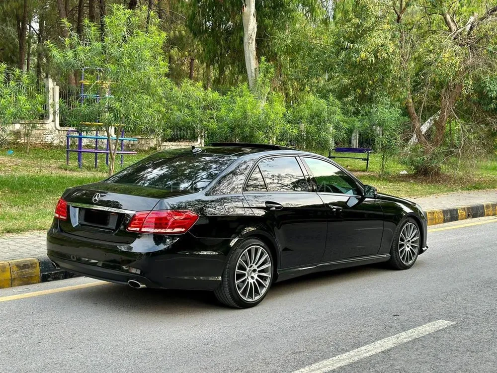 Mercedes Benz E Class 2011 for Sale in Peshawar Image-1