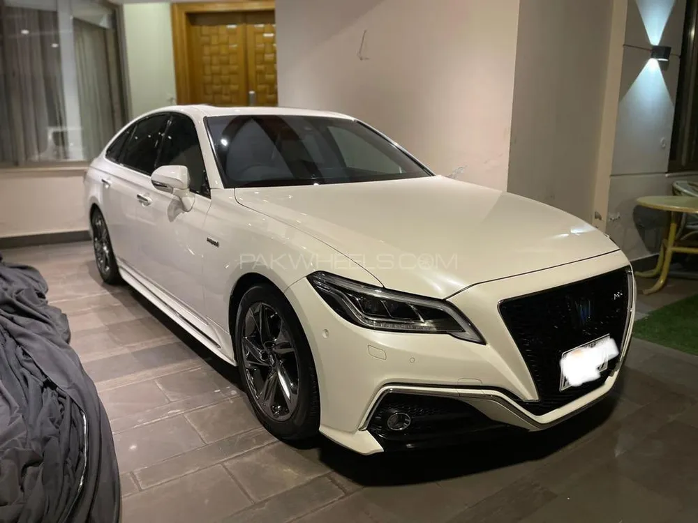 Toyota Crown 2018 for Sale in Lahore Image-1