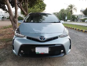 Toyota Prius Alpha G Touring 2013 for Sale