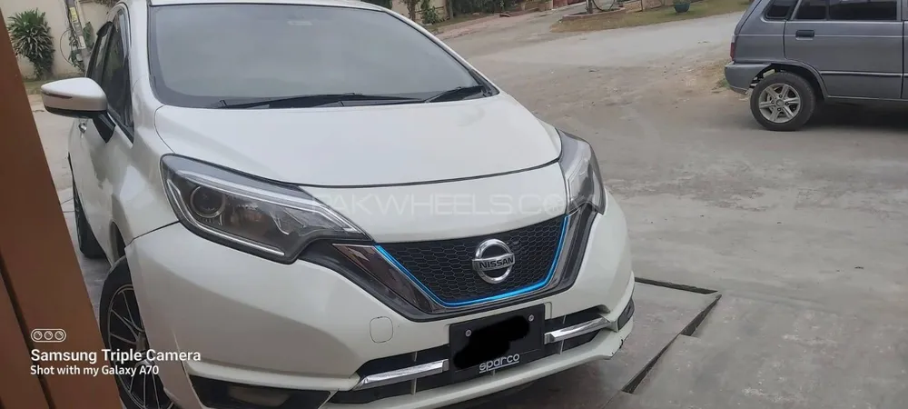 Nissan Note 2017 for Sale in Lahore Image-1